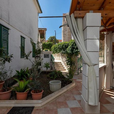 Apartments Carmen Makarska Esterno foto