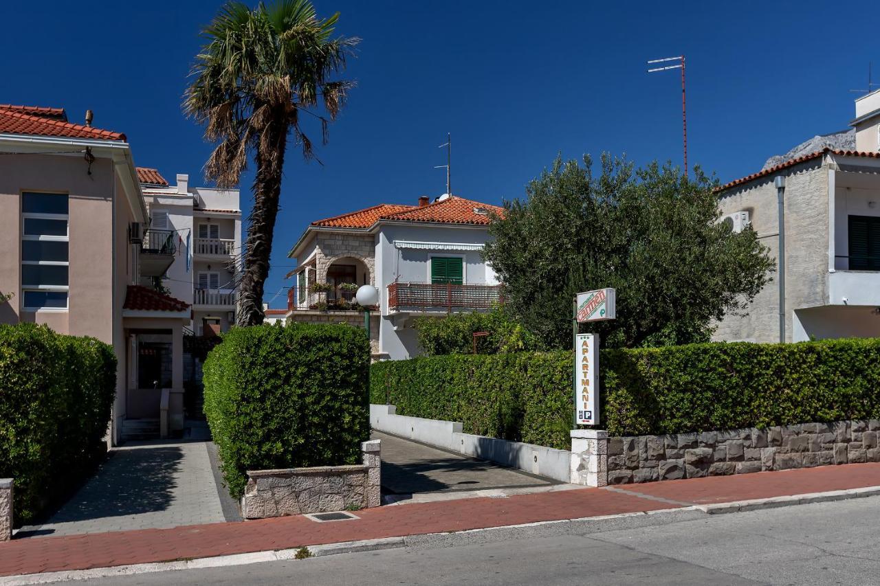 Apartments Carmen Makarska Esterno foto