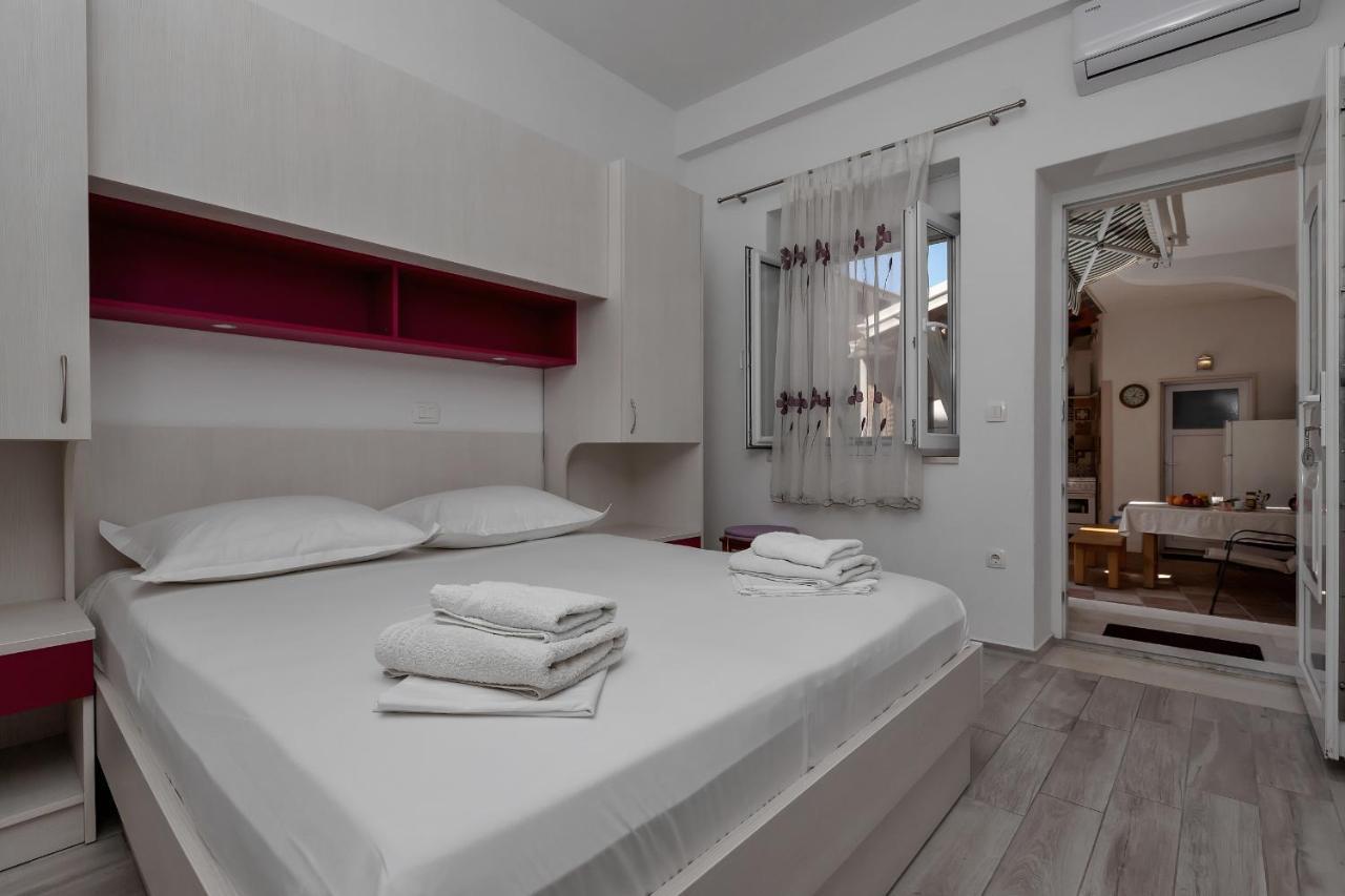 Apartments Carmen Makarska Esterno foto
