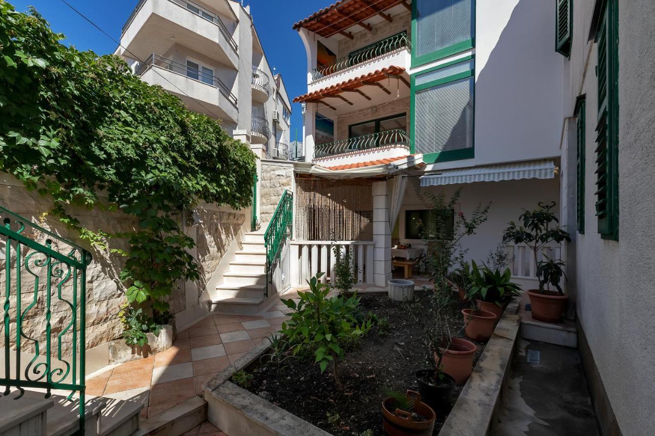 Apartments Carmen Makarska Esterno foto