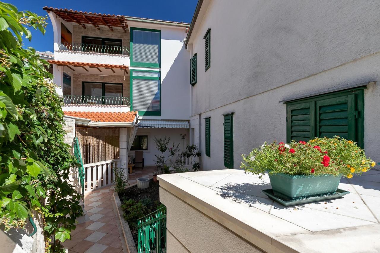 Apartments Carmen Makarska Esterno foto