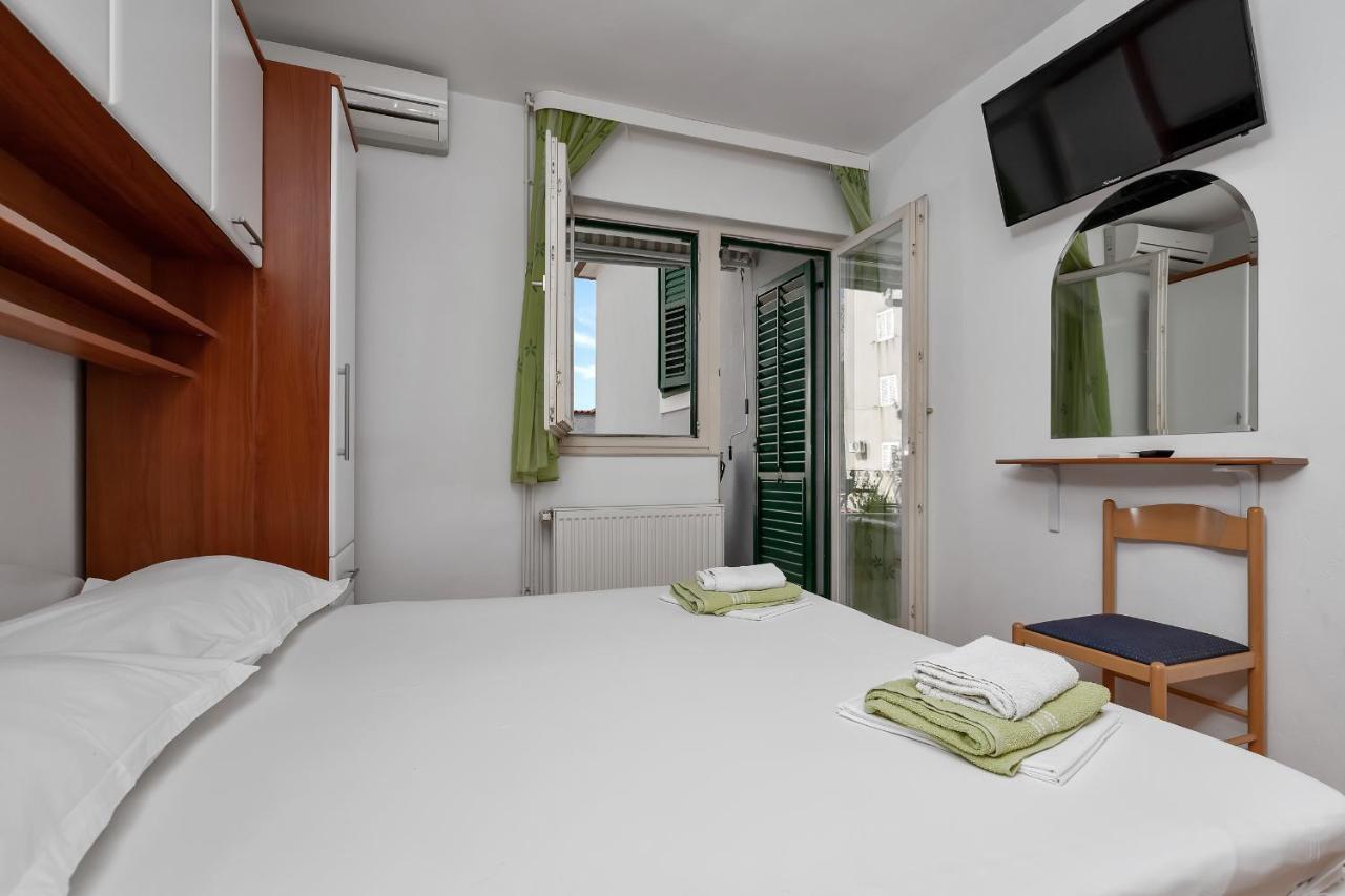 Apartments Carmen Makarska Esterno foto