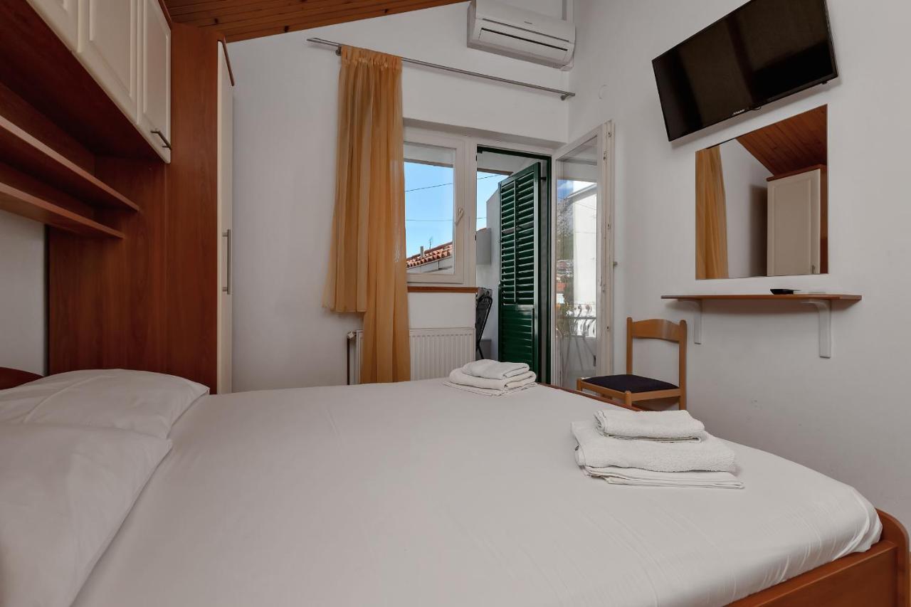 Apartments Carmen Makarska Esterno foto