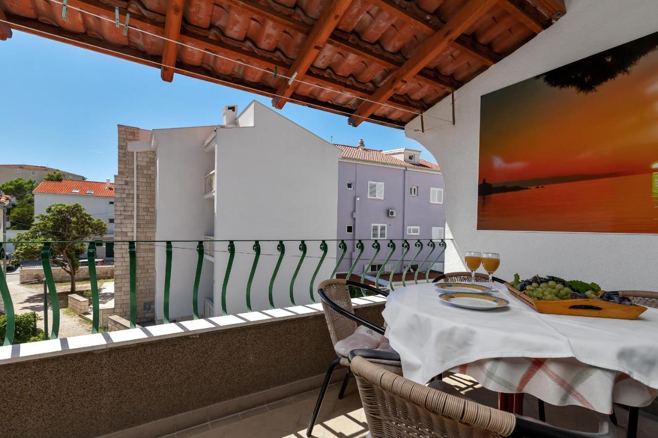 Apartments Carmen Makarska Esterno foto