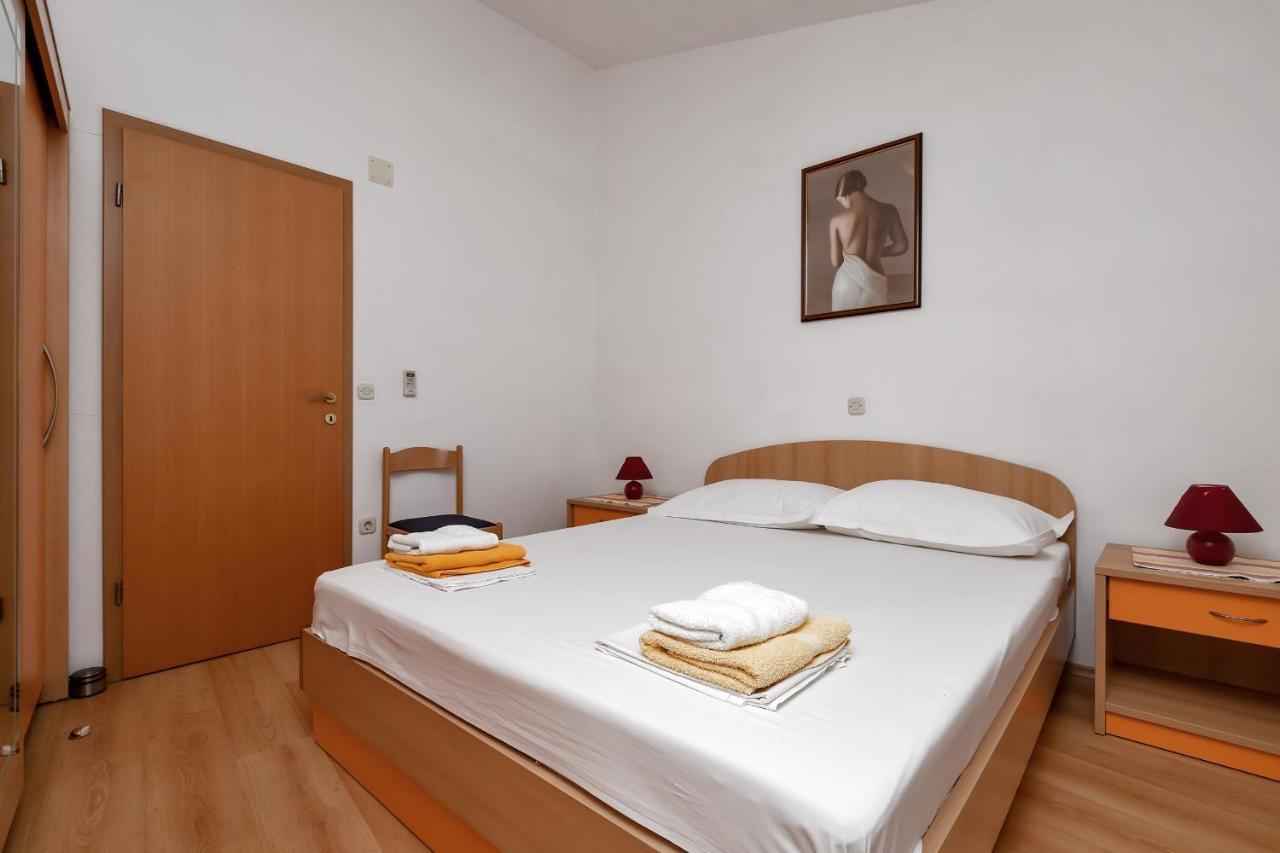 Apartments Carmen Makarska Esterno foto
