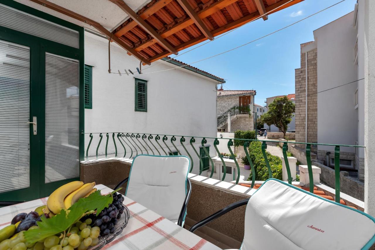 Apartments Carmen Makarska Esterno foto