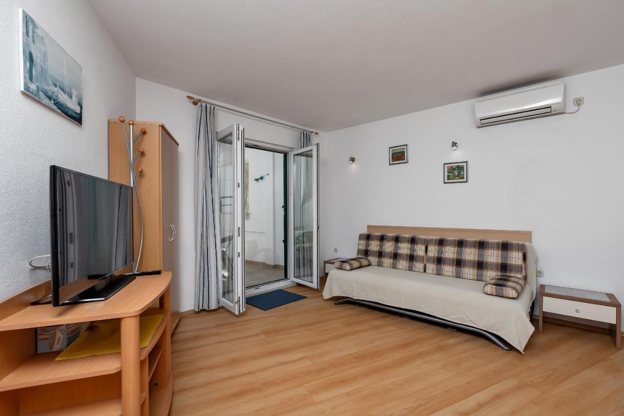 Apartments Carmen Makarska Esterno foto