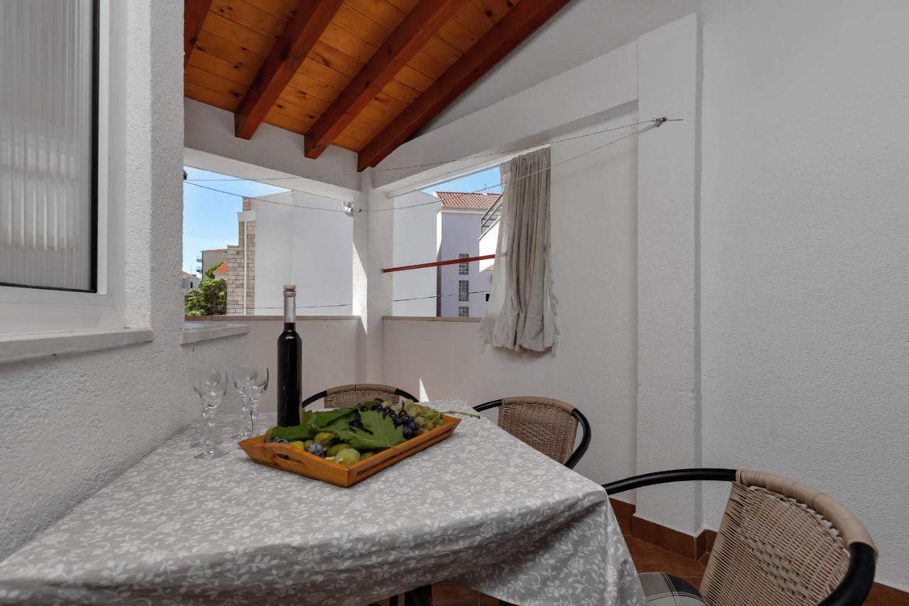 Apartments Carmen Makarska Esterno foto