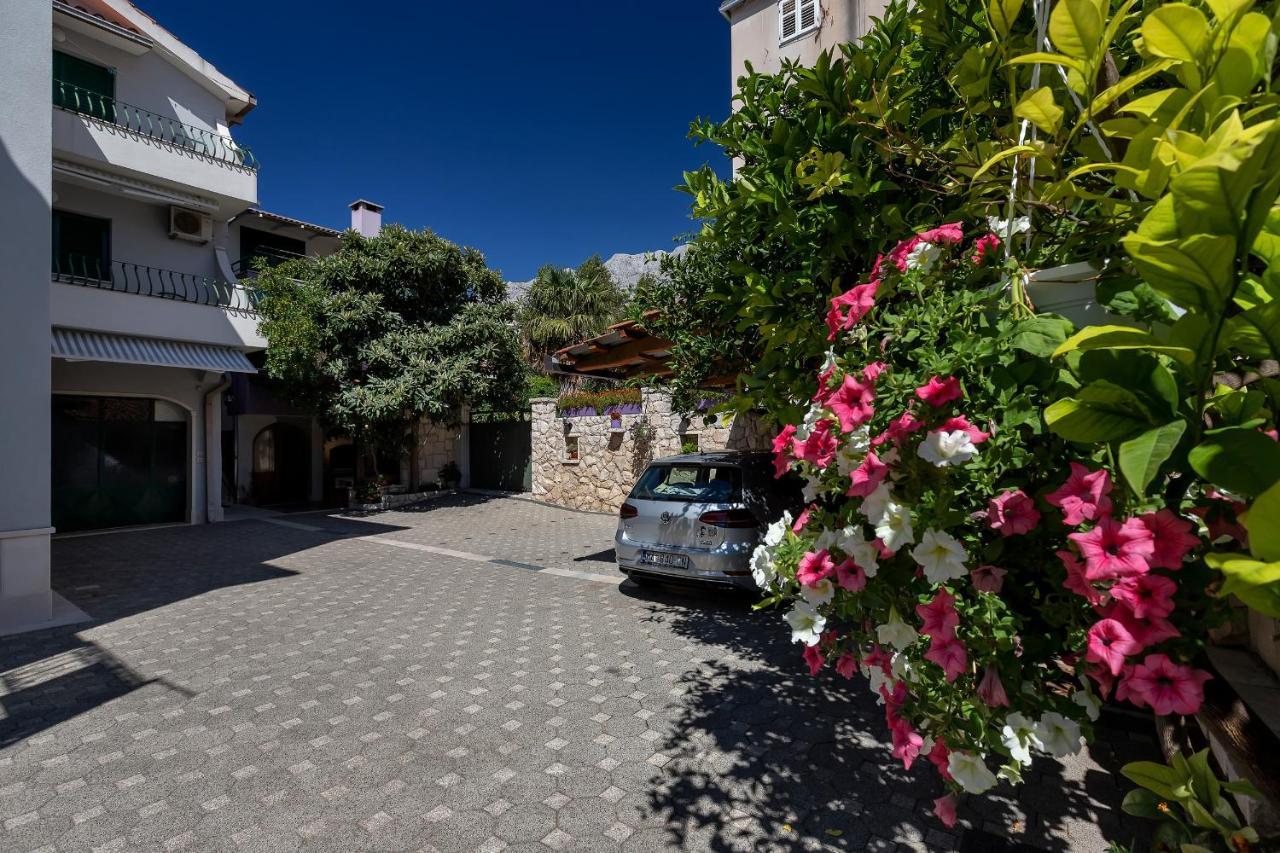 Apartments Carmen Makarska Esterno foto