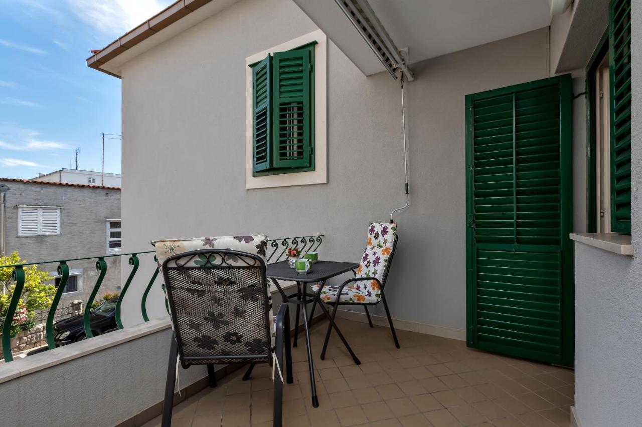 Apartments Carmen Makarska Esterno foto