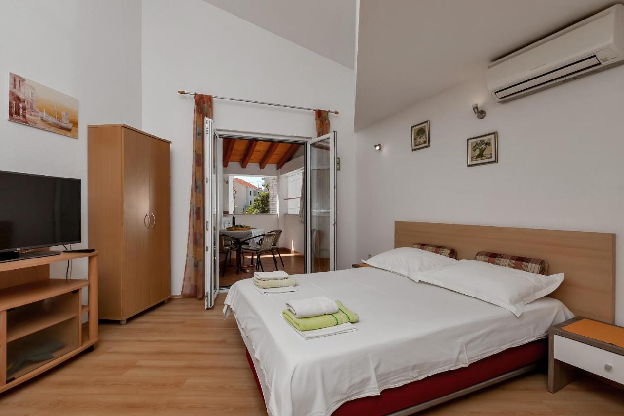 Apartments Carmen Makarska Esterno foto